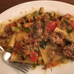 オイスターバー マリオ バルバ - 牛かぶりと夏野菜のラグーパッケリ