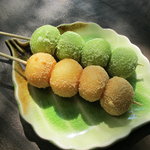 Dango An - だんごあんの団子は二色。