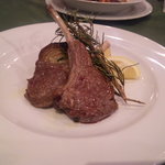 セッテベッロ - メディアコースお肉料理：子羊のロースト ローズマリー風味
