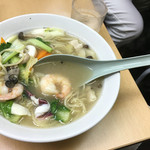 三陽 御用亭 - ギャルのアイドル 海鮮チンコロラーメン