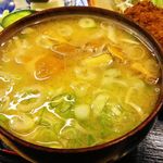 とんかつ桂 - なめこのお味噌汁