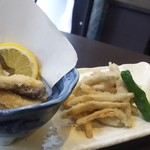 居酒屋清龍 - ハタハタと公魚の唐揚げ、おろしポン酢 300円(日替わりおすすめメニュー)