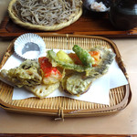 Emi - 天ざるそばの天ぷらです