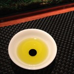 ラトリエ ドゥ ジョエル・ロブション - オリーブオイルとバルサミコだけでも絵になる！