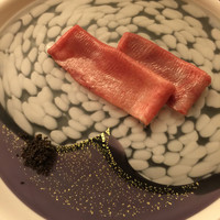 にくの匠 三芳 - 舌の生肉です。美味しかったです
