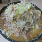 ラーメン二郎 - みそラーメン800円、ニンニクアブラ(2016.8.5)
            