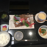 和食と鉄板料理 美くに - 