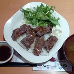 オーパーツ - ステーキ飯（ご飯大盛り）580円