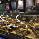 Starbucks - スコーン、コーヒーケーキ、チェリーバー、オートミールクッキー、ダブルチョコレートブラウニー、チョコレートチップクッキーなどなど