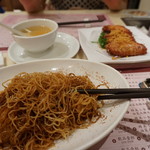 池記 - エビの卵のかけた、汁無し麺