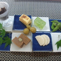 鮨おかだ - 太水雲酢
                自家製胡麻豆腐
                卵のチーズ寄せ
                ひょうたんの柴漬け
                長芋の山葵漬け
                青梅ゼリー
                茶豆の塩茹で
                