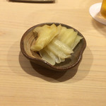 鮨 あらい - ガリは扇状に切りつけられていて美しい（＾ω＾）