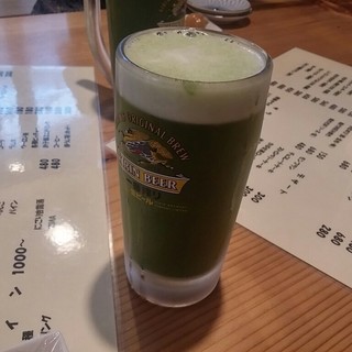 夕晩屋 - ドリンク写真:で、これが問題の津野山ビール。