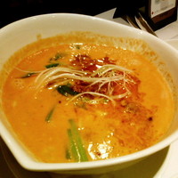 南国酒家 原宿本店 - 担々麺