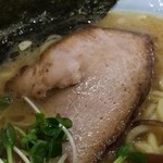 元祖桃家 - チャーシューは表面に焼き色