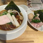 むぎとオリーブ マーチエキュート神田万世橋店 - 