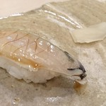 すし善 - あわび  も  丁寧な包丁いれて  かりこり  食べやすく 美味しかった