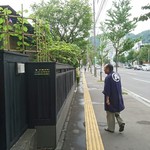 すし善 - 毎回  感心します  予約者の名前を聞いて  車を 置いてきてくれて  帰りには     また ここに車を持ってきてくれます     いつも  ありがとうございます♪」