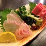 海鮮料理 吾作どん  - H.28.8.15.夜 真鯛造り 580円・トロ造り 1,500円