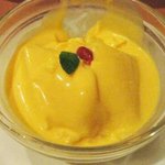 希須林 - マンゴープリン　630円