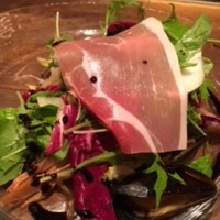 キャトルラパン　神戸三宮 - 前菜盛り合わせ。
                ボリュームたっぷり！