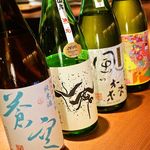 Shougaya Kurobee - 日本酒も各種取り揃えています。
