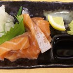 銀座屋 - サーモン刺身【２５０円】