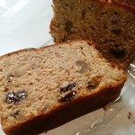 たるみ製菓 - 胡桃もレーズンもたっぷり。