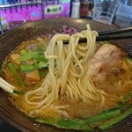麺やBar 渦 - 中細ストレート麺