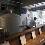 オギクボ ミオピッツァ - 窯のある風景