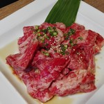 見蘭牛の中落ちカルビ1058円（三皿分）