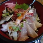 特上魚山丼　1080円