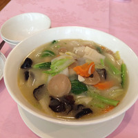赤坂 四川飯店 - 野菜スープそば塩味