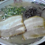 ラーメン力 - ラーメン５００円 チャーシューの迫力がいいね。しかもﾜﾝｺｲﾝ！