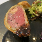ラ クレリエール - 高知県産夏鹿のパイ包み焼き　フォアグラとトリュフ　バルサミコ酢と鹿肉のソース
