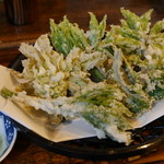 蕎麦処 十六代 - 山菜の天ぷら