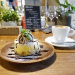 Cafe12 - マジカルチーズケーキ、カプチーノ