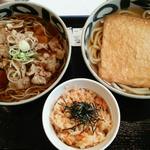 さかい庵 - 肉そば、大判きつねうどん、桜エビの炊き込みご飯