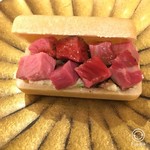 割烹 一楓 - 和牛最中　つまみ菜の白和えを挟んで