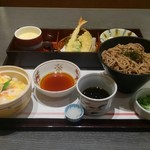 Washoku Nabedokoro Sushi Han - なごみ弁当　税込870円