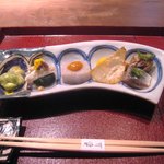 coctura桜井 - 先付け(舞茸と秋刀魚、栗と鯛煎餅、山芋お雲丹、他)