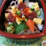 季節割烹 弥左衛門 - バラちらし重ランチ