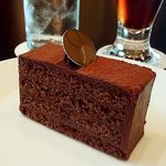 Pioni - ケーキセット(コーヒー 又は 紅茶)(税込１０８０円)のチョコレートケーキ