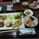 ホテル壮観 - ちらし寿司と天ぷら、ホタテのマリネなど
