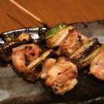 Yakitori Jiro - 少し焦がしたネギの香ばしさとジューシーな鶏肉がビールに合う！