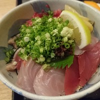 丸新 - 海鮮丼