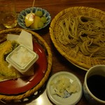 武井旅館 - 戸隠名物、戸隠蕎麦です。デザートは旬の果物、桃＆マスカット♡これだけ食べればどんな人も満足でしょう！