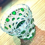 虎白 - 江戸切子で提供される日本酒