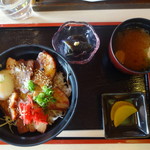 Goma San Sukai Tawa - 豚バラ炙り焼き丼