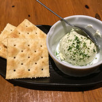 串焼BISTRO 福みみ - わさびクリームチーズ（お通し）
